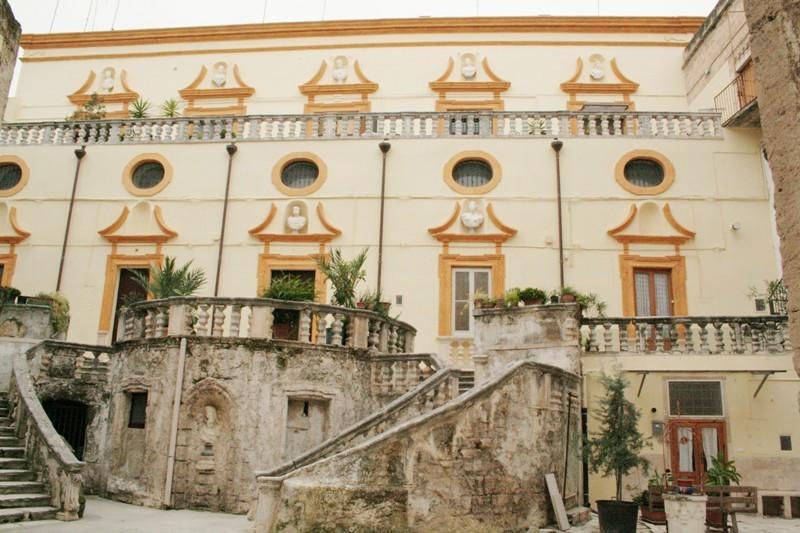 Palazzo Lupicini Affittacamere Bisceglie Exteriör bild