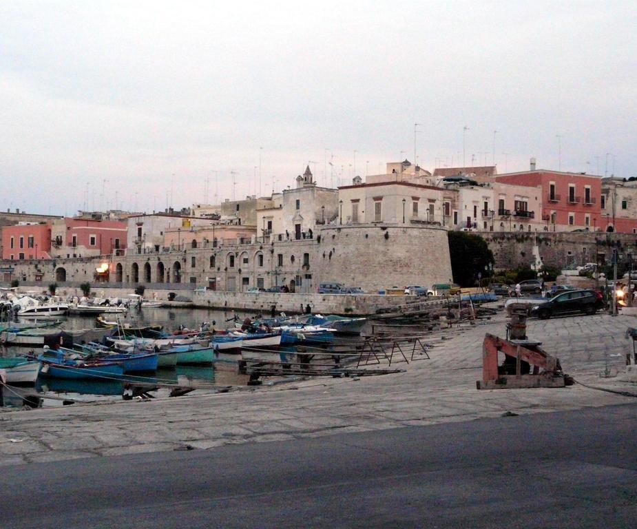 Palazzo Lupicini Affittacamere Bisceglie Exteriör bild